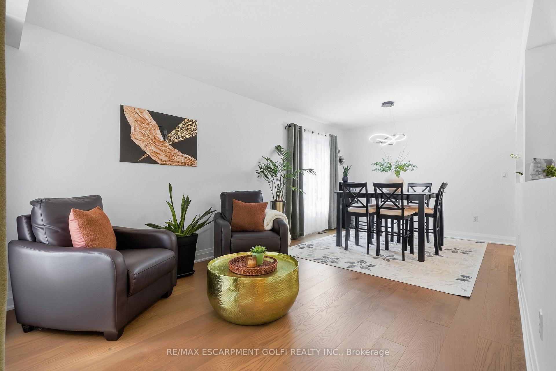 Photo 8 of 325 Foxtail Avenue, Welland, West Welland — HOMEH