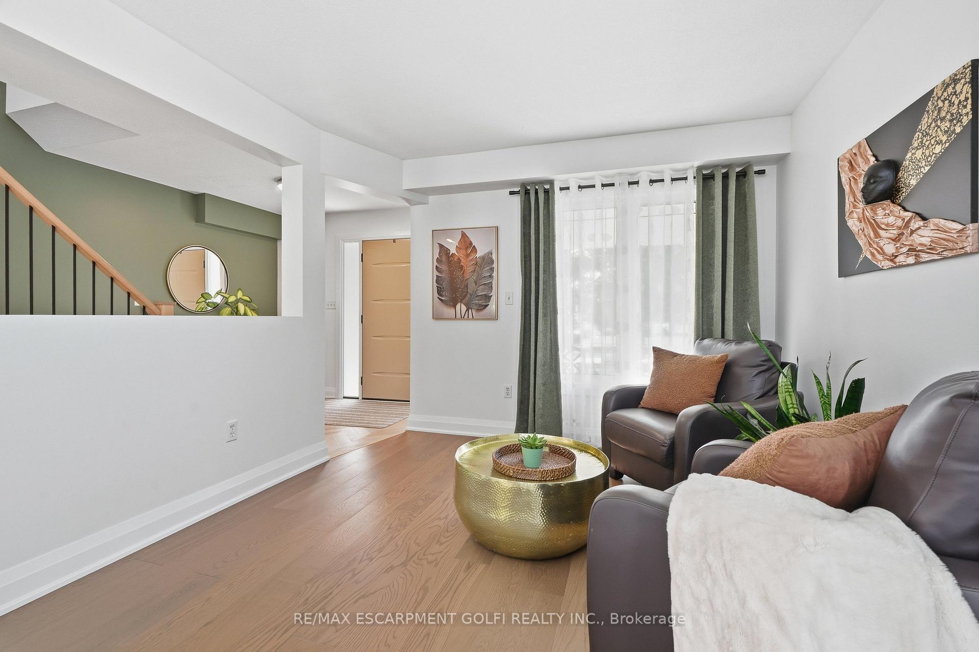 Photo 9 of 325 Foxtail Avenue, Welland, West Welland — HOMEH
