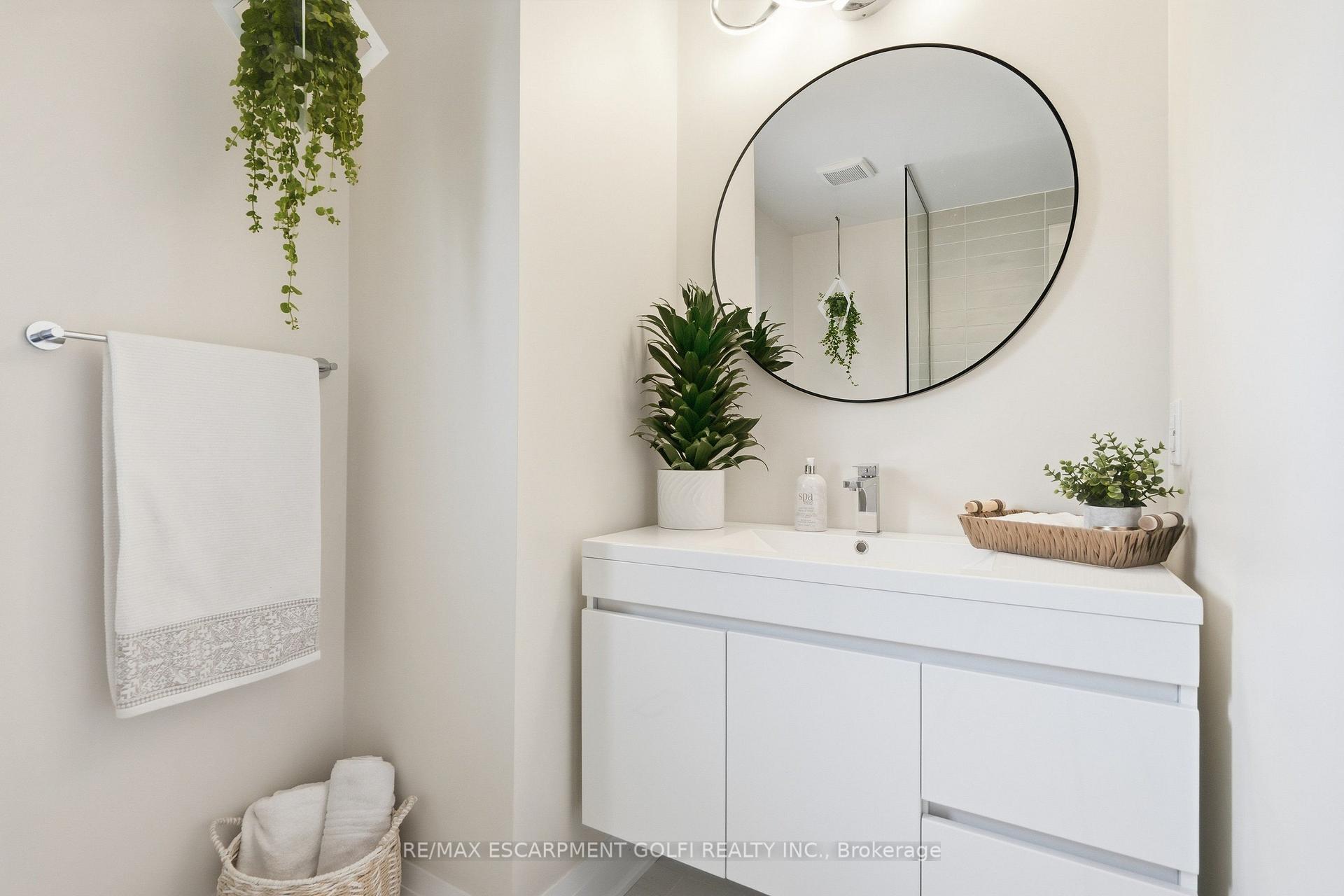 Photo 26 of 325 Foxtail Avenue, Welland, West Welland — HOMEH