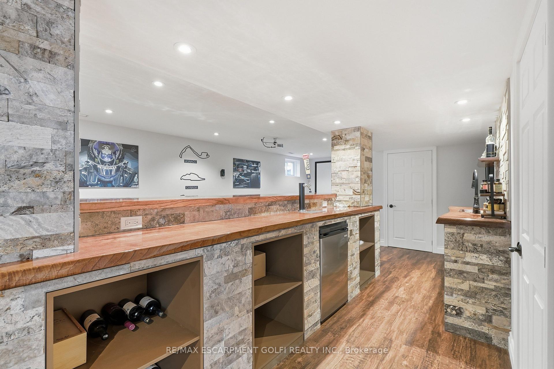 Photo 31 of 325 Foxtail Avenue, Welland, West Welland — HOMEH