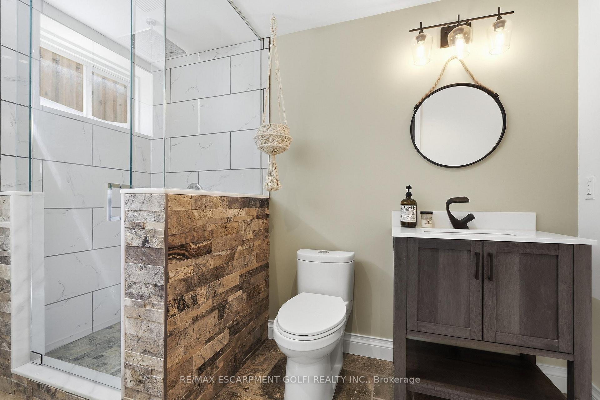 Photo 32 of 325 Foxtail Avenue, Welland, West Welland — HOMEH