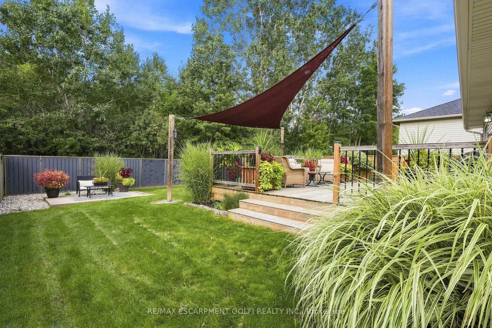 Photo 36 of 325 Foxtail Avenue, Welland, West Welland — HOMEH