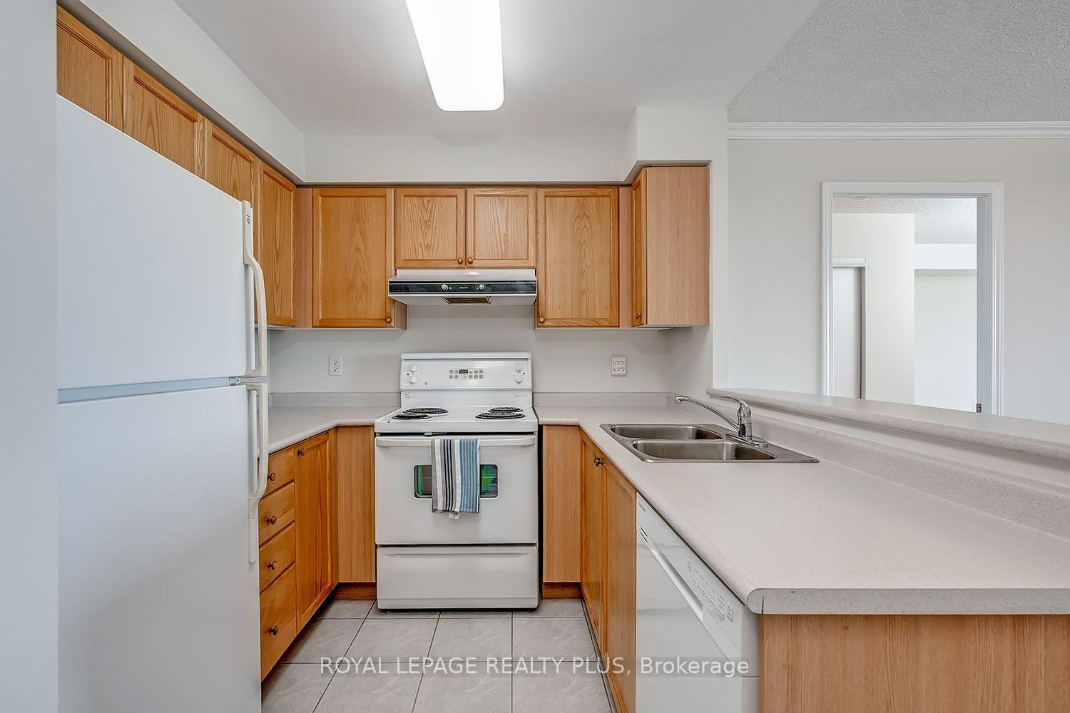 Photo 10 of Unit 1101, 2585 Erin Centre Boulevard, Mississauga, Central Erin Mills — HOMEH