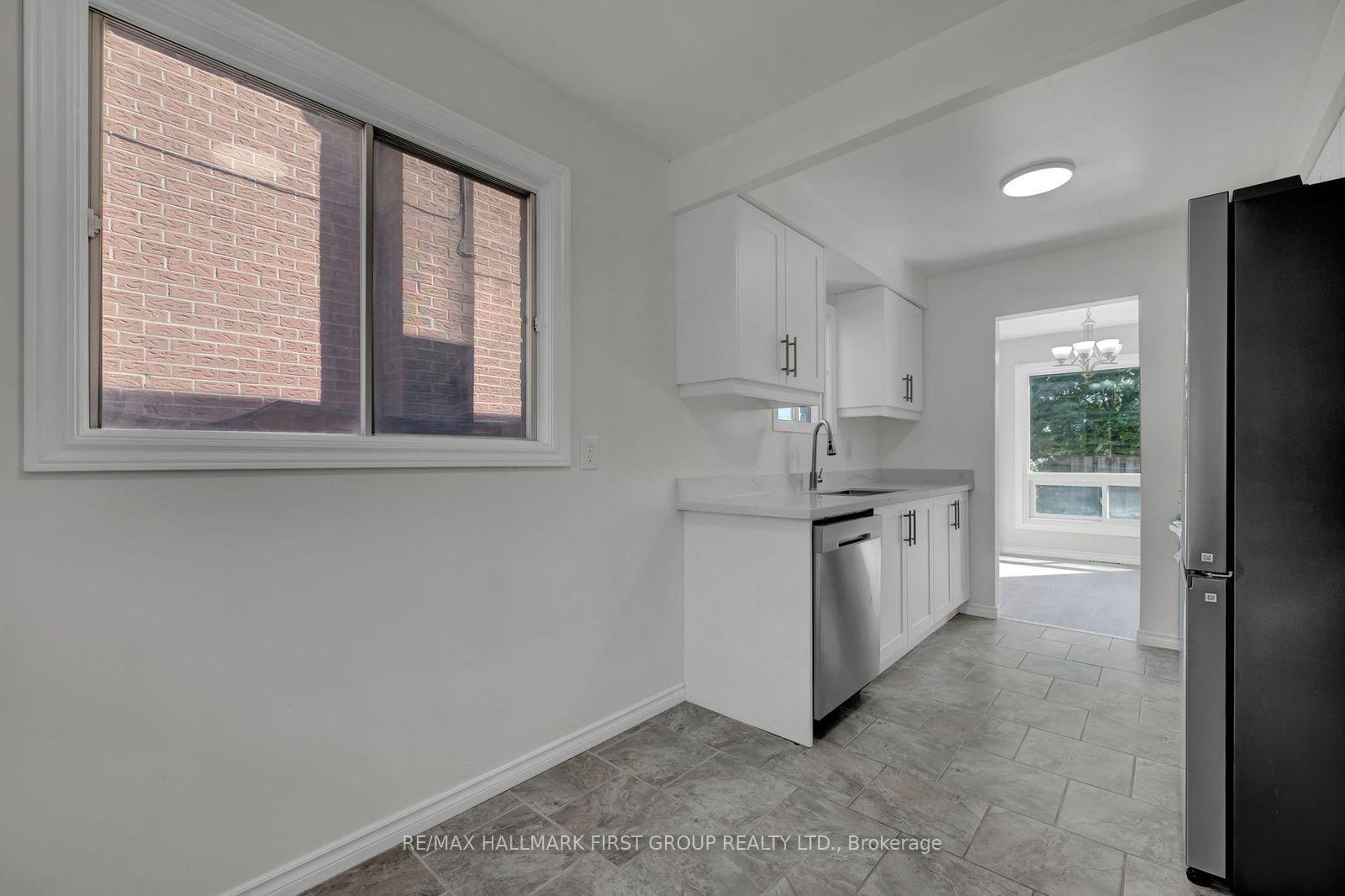 Photo 9 of 15 Millington Crescent, Ajax, Central — HOMEH