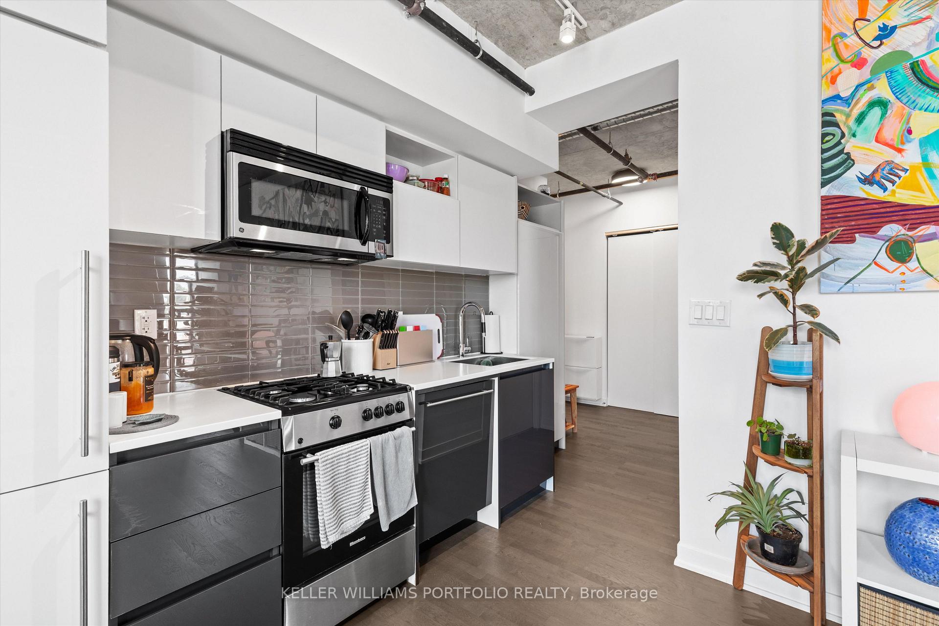 Photo 9 of Unit 404, 109 Wolseley Street, Toronto, Trinity-Bellwoods — HOMEH