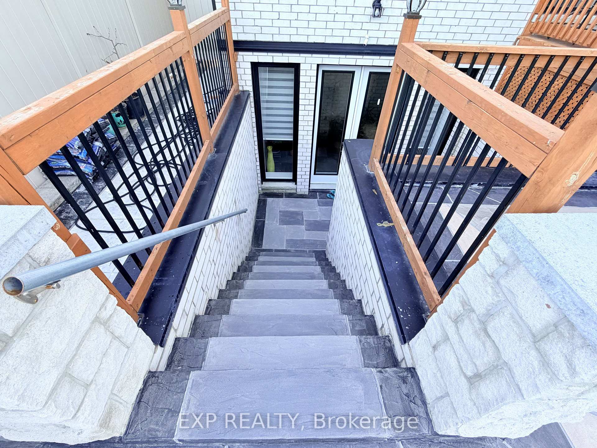 Photo 3 of 1606 Sandhurst Crescent, Pickering, Highbush — HOMEH