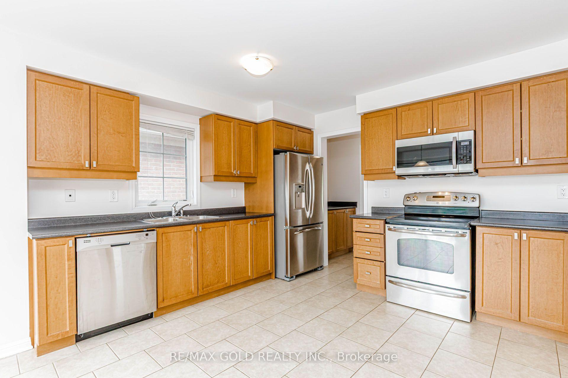 Photo 14 of 2486 William Jackson Drive, Pickering, Duffin Heights — HOMEH
