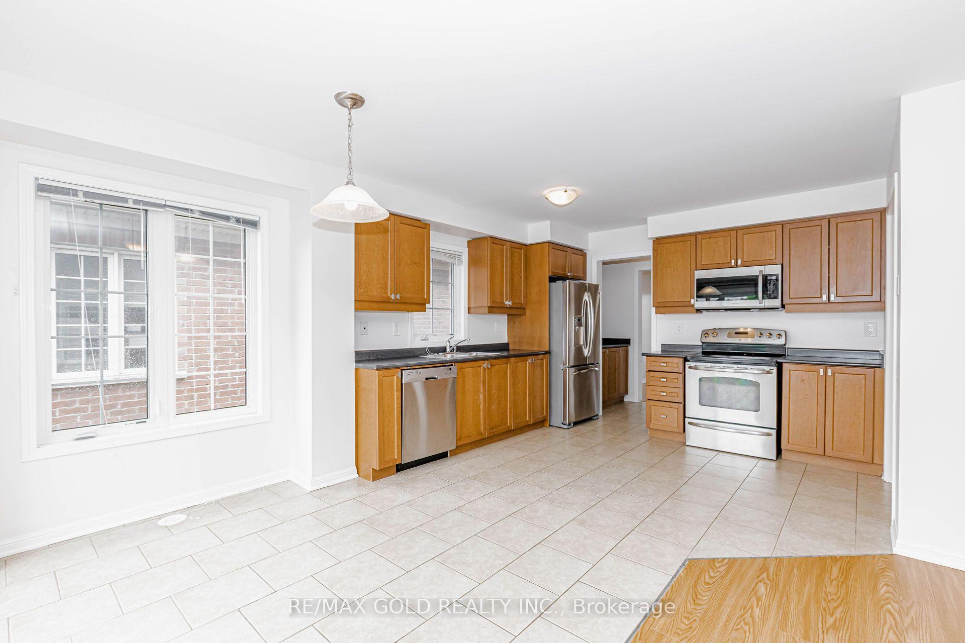 Photo 16 of 2486 William Jackson Drive, Pickering, Duffin Heights — HOMEH