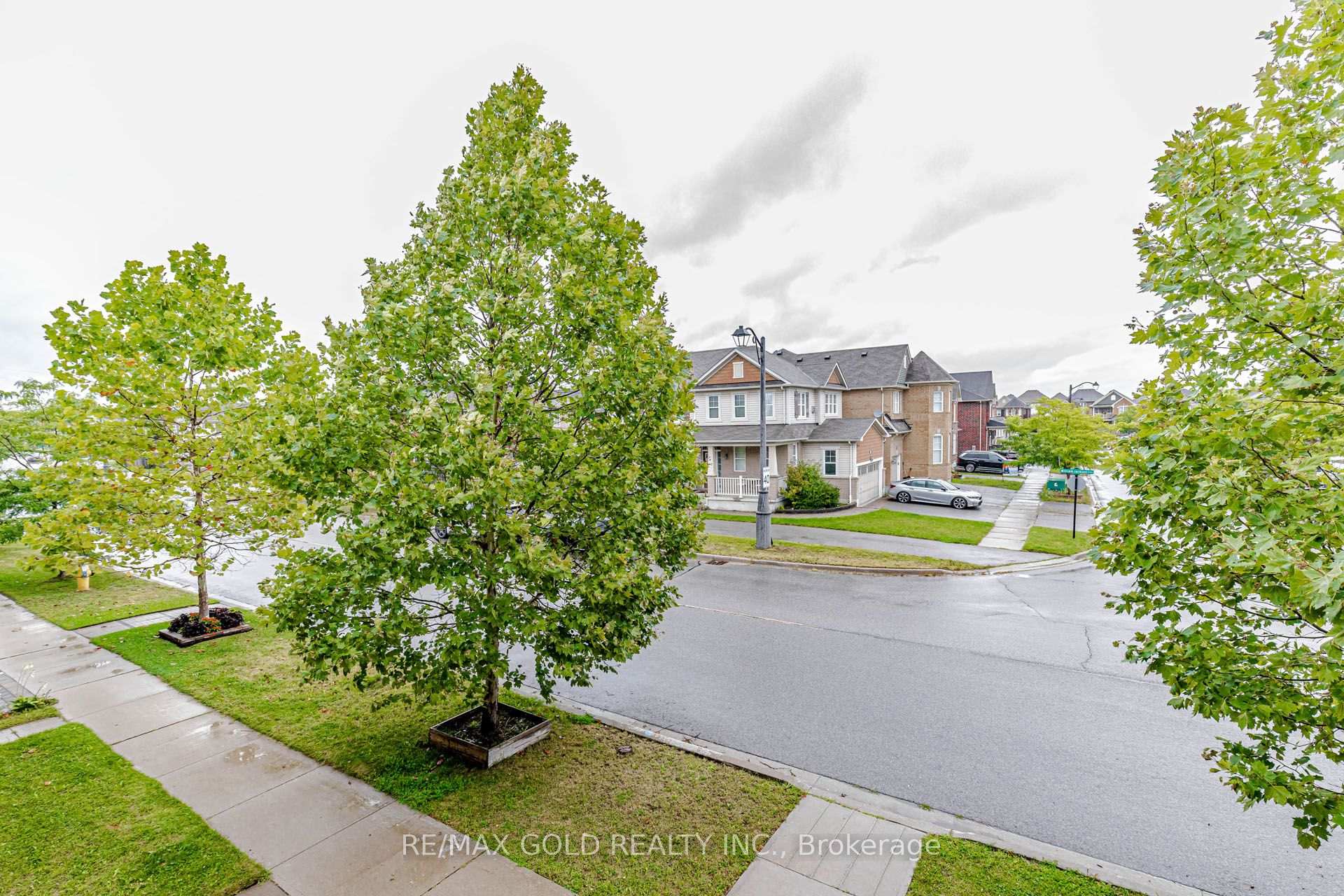 Photo 33 of 2486 William Jackson Drive, Pickering, Duffin Heights — HOMEH