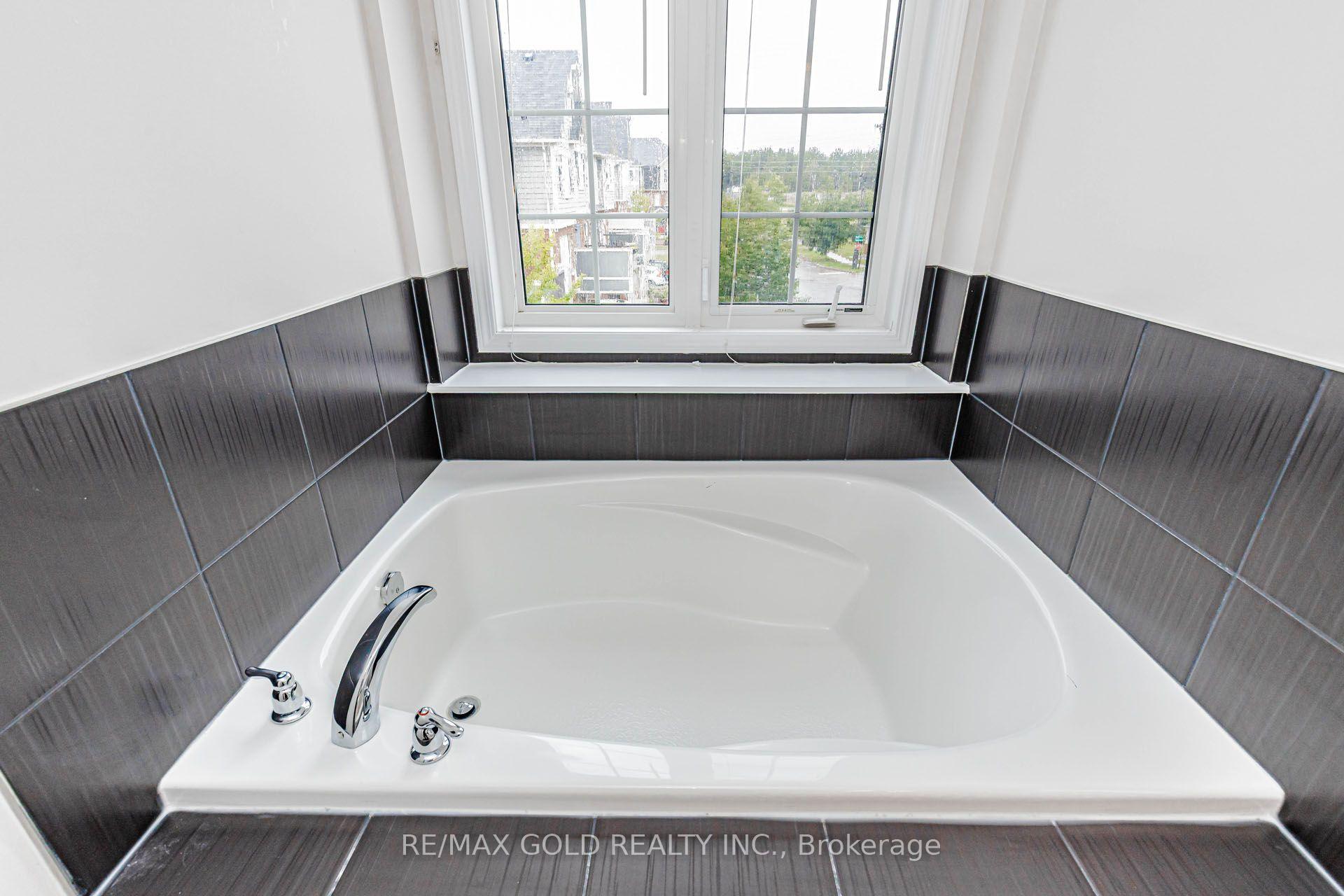 Photo 40 of 2486 William Jackson Drive, Pickering, Duffin Heights — HOMEH