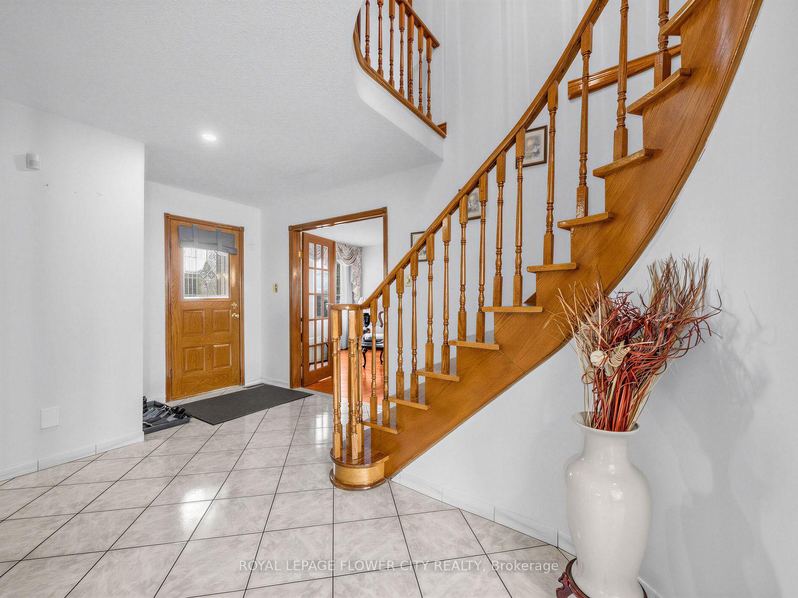Photo 7 of 247 Vodden Street W, Brampton, Brampton West — HOMEH