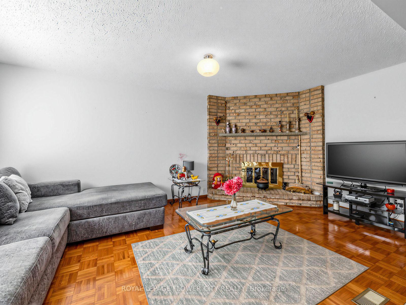 Photo 8 of 247 Vodden Street W, Brampton, Brampton West — HOMEH
