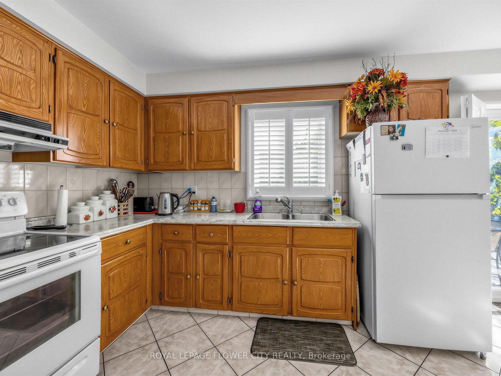 Photo 13 of 247 Vodden Street W, Brampton, Brampton West — HOMEH