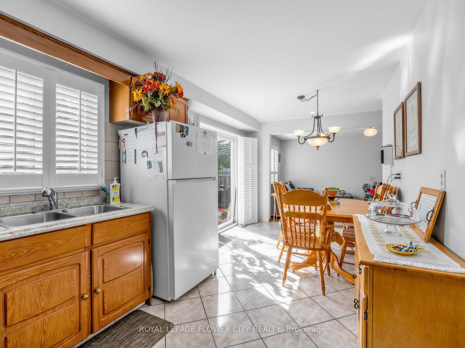 Photo 16 of 247 Vodden Street W, Brampton, Brampton West — HOMEH