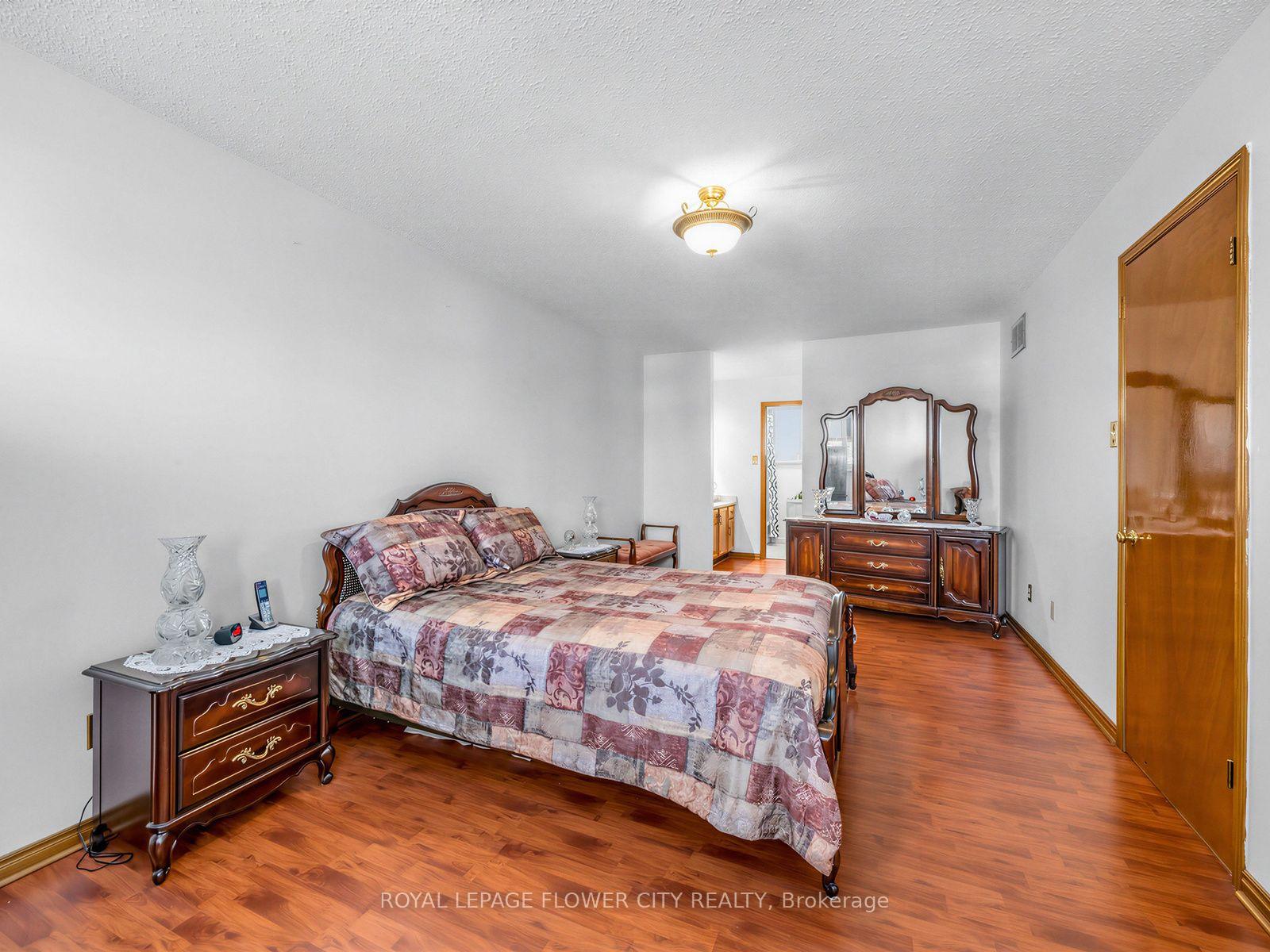 Photo 24 of 247 Vodden Street W, Brampton, Brampton West — HOMEH