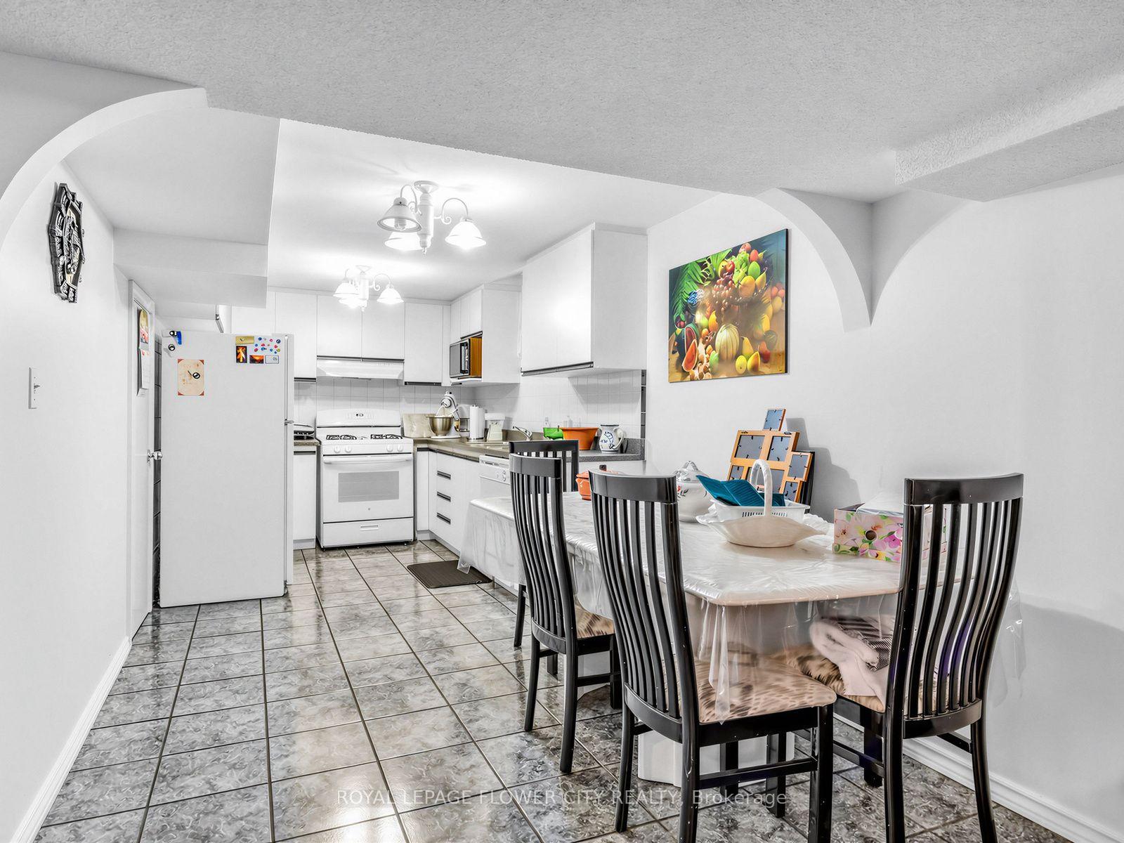Photo 31 of 247 Vodden Street W, Brampton, Brampton West — HOMEH