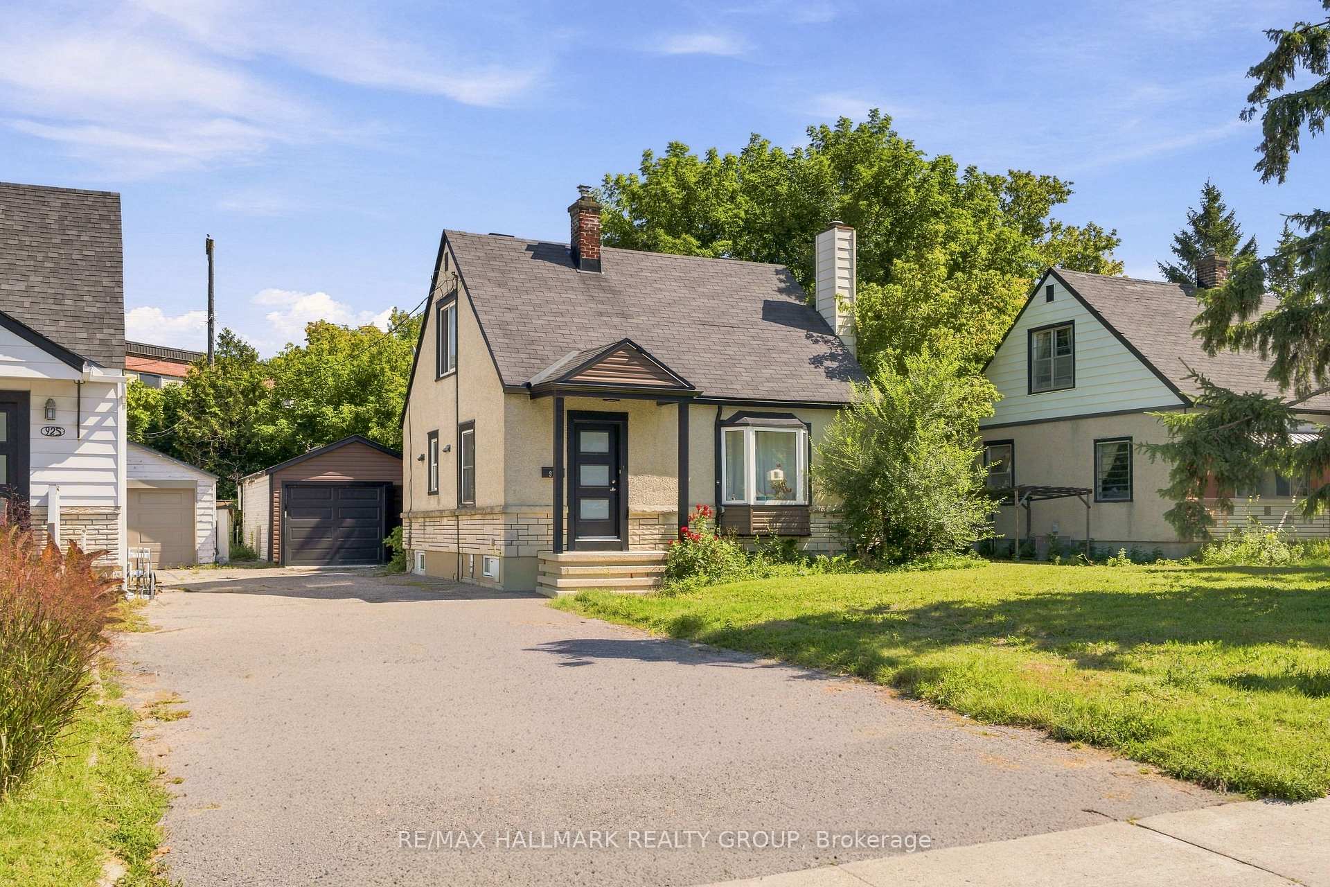 Photo of 929 Merivale Road