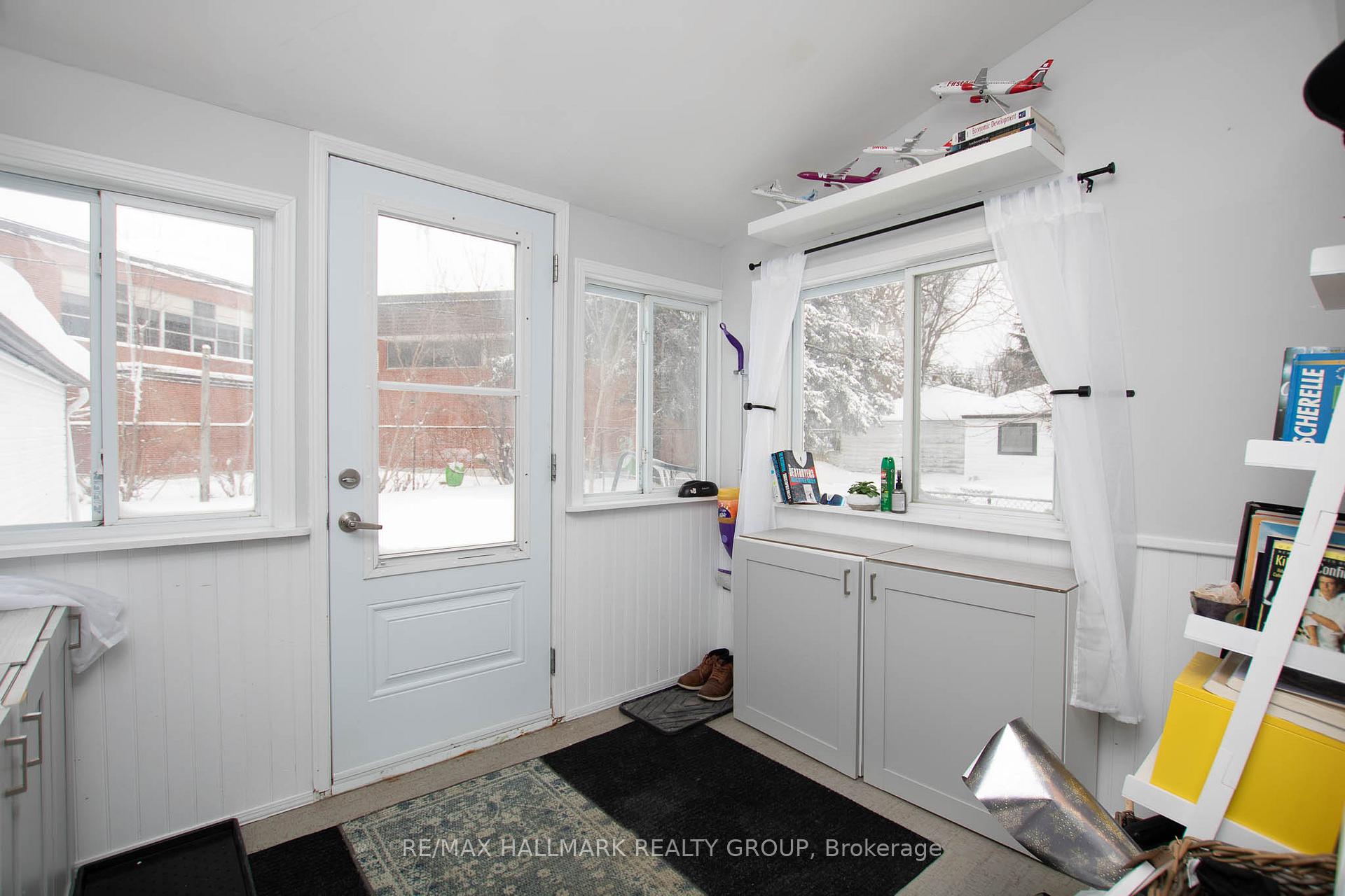Photo 16 of 929 Merivale Road, Ottawa, Carlington — HOMEH