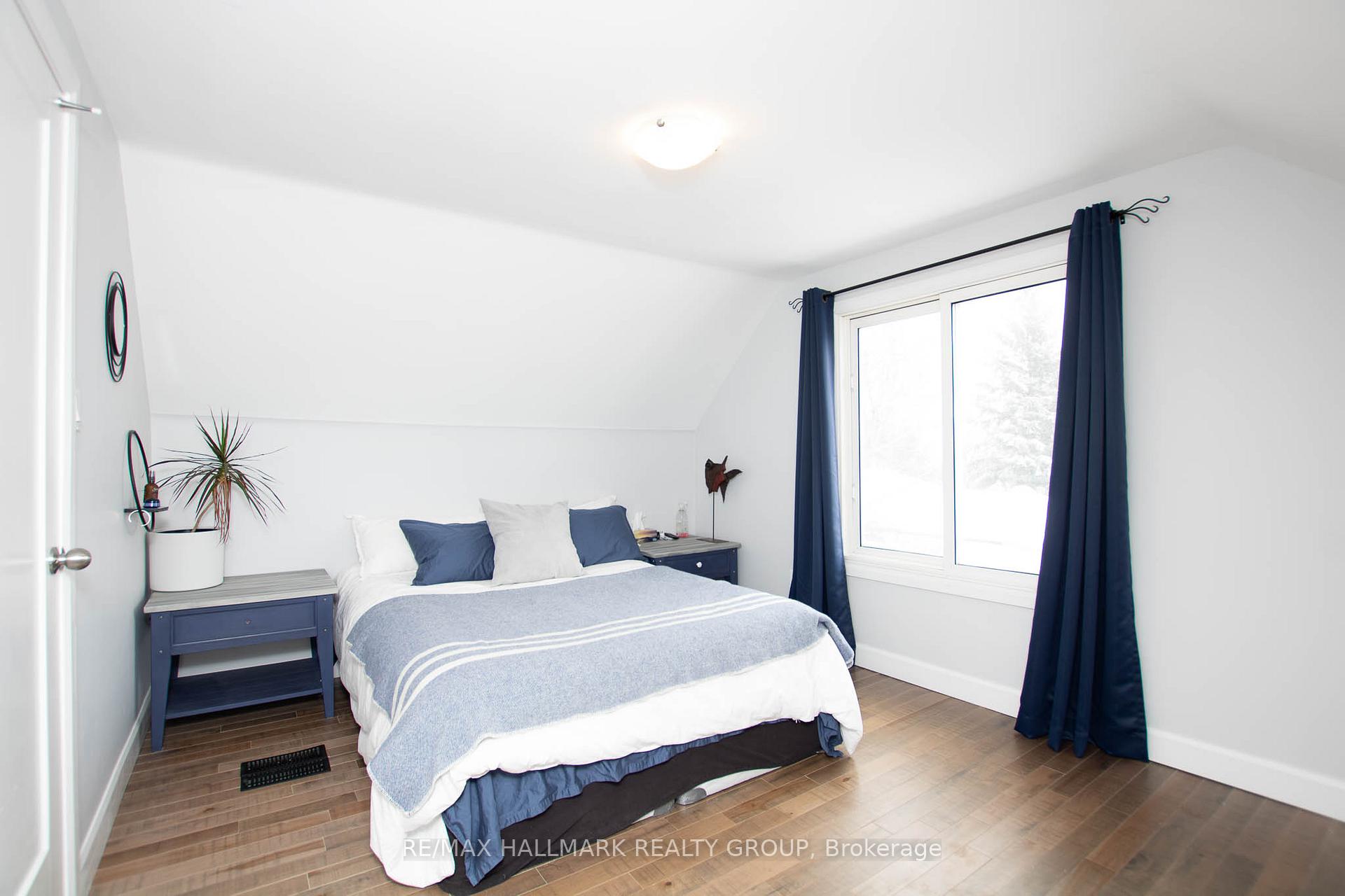 Photo 17 of 929 Merivale Road, Ottawa, Carlington — HOMEH