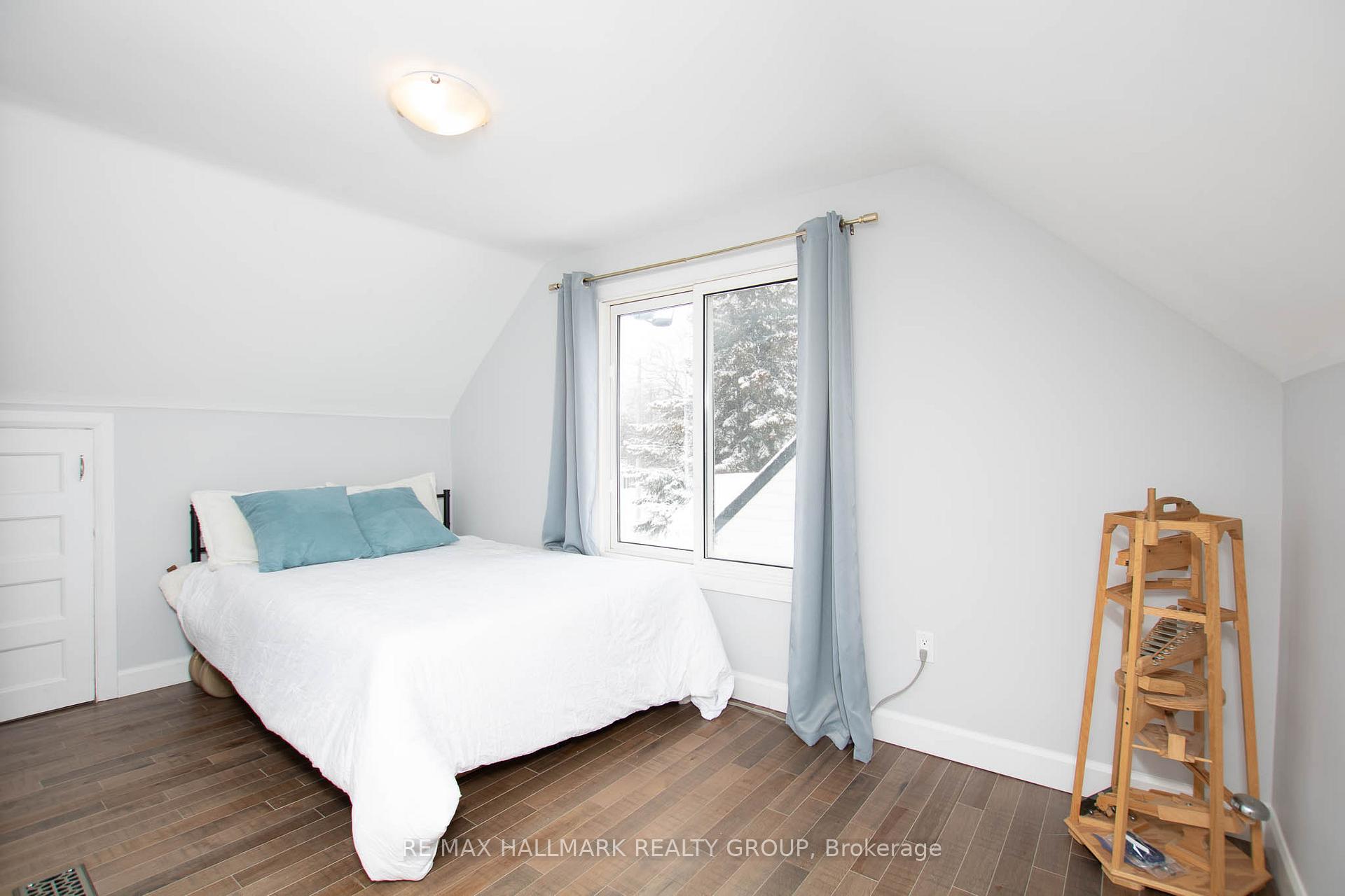 Photo 20 of 929 Merivale Road, Ottawa, Carlington — HOMEH