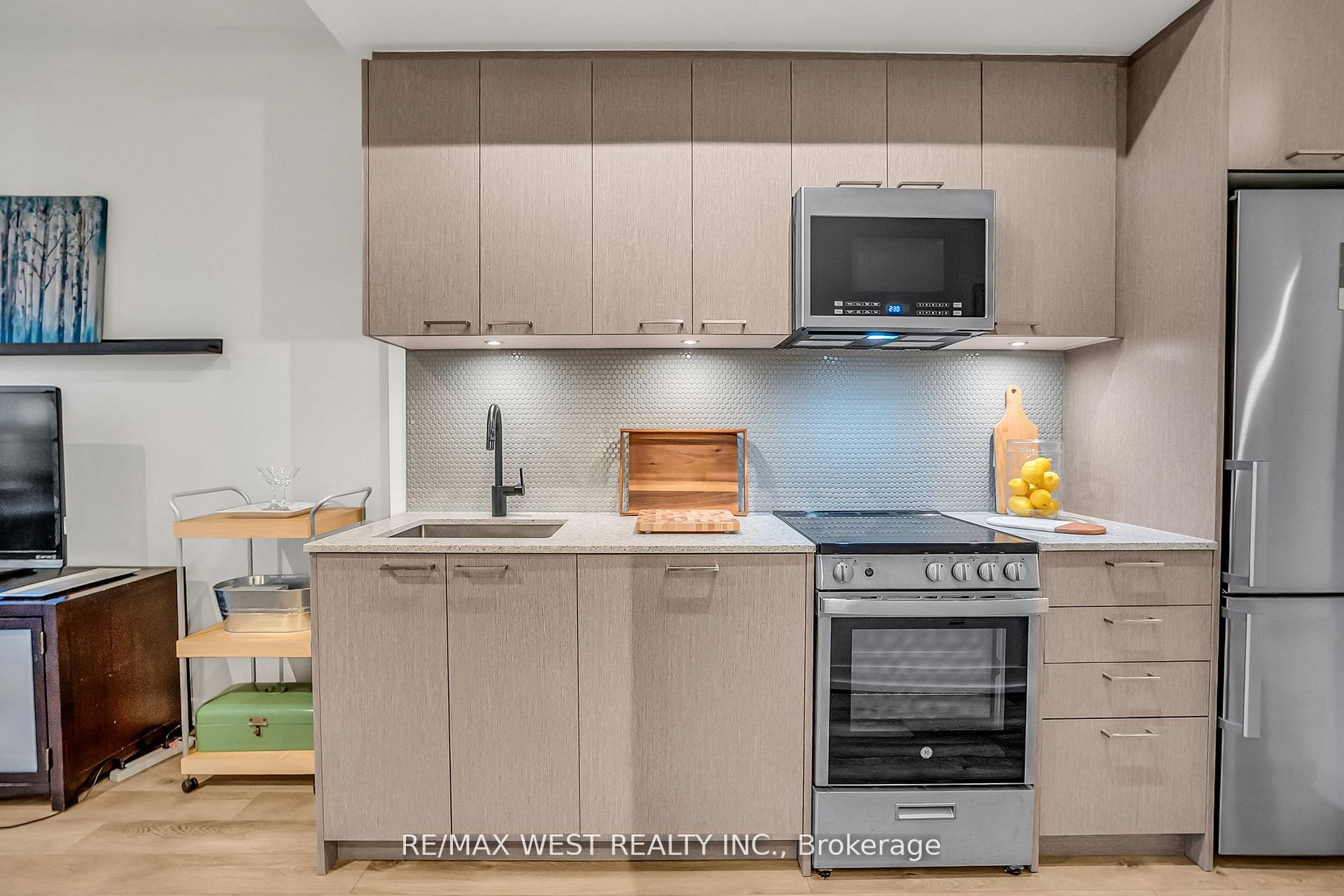 Photo 11 of Unit 617, 1808 St. Clair Avenue W, Toronto, Weston-Pellam Park — HOMEH