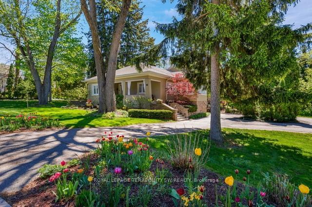 Photo 2 of 41 Kennedy Street W, Aurora, Aurora Village — HOMEH