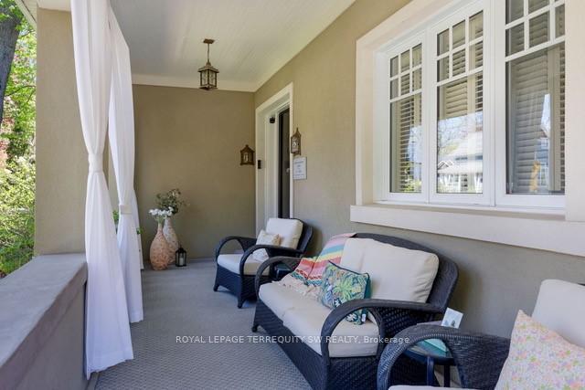 Photo 3 of 41 Kennedy Street W, Aurora, Aurora Village — HOMEH