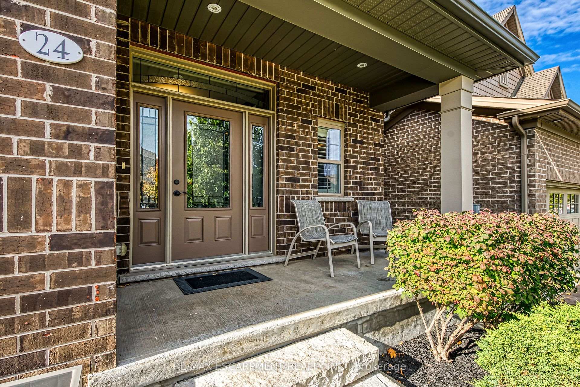 Photo 3 of 24 Chestnut Drive, Guelph/Eramosa, Rockwood — HOMEH