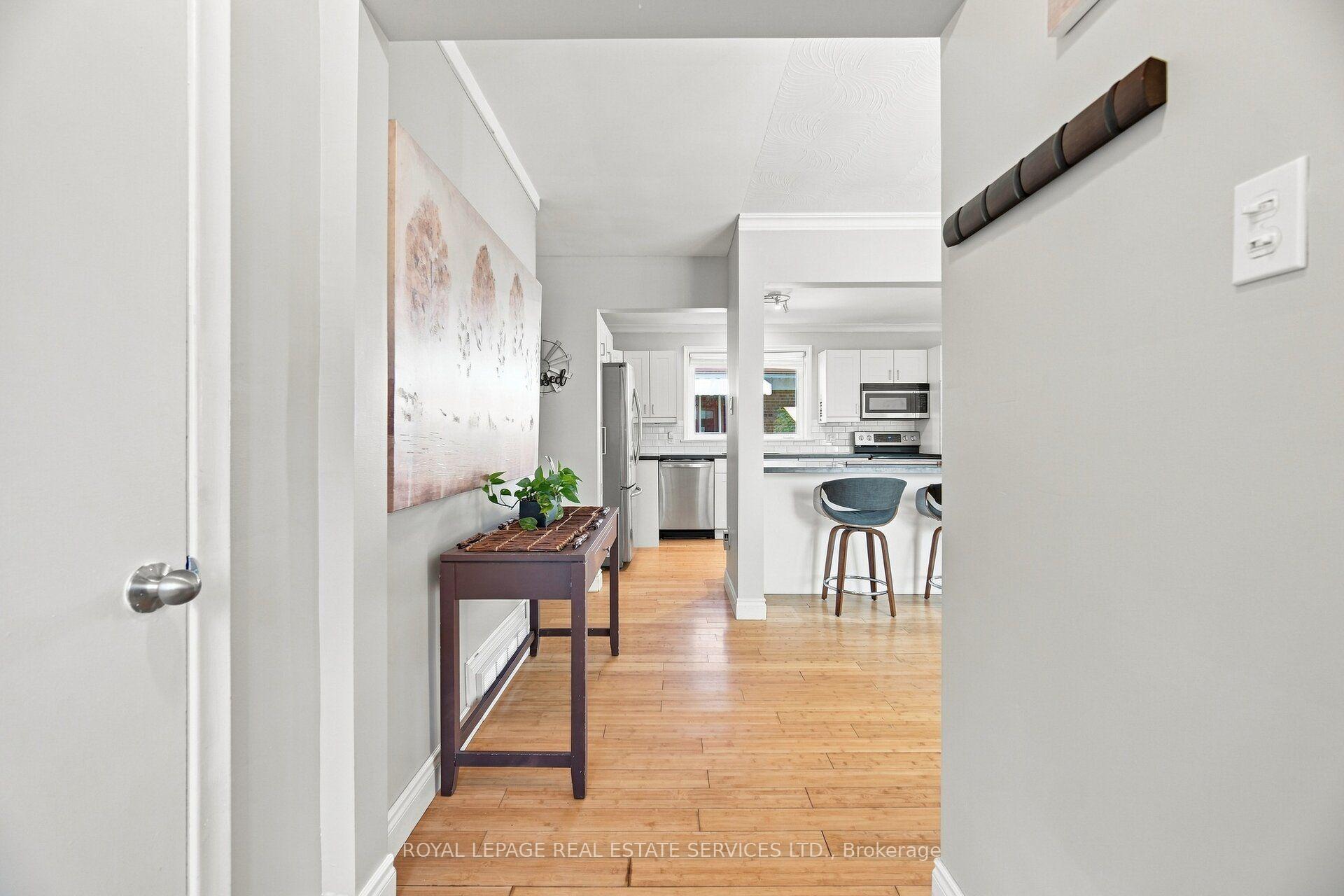 Photo 6 of 15 Velma Drive, Etobicoke, Stonegate-Queensway — HOMEH