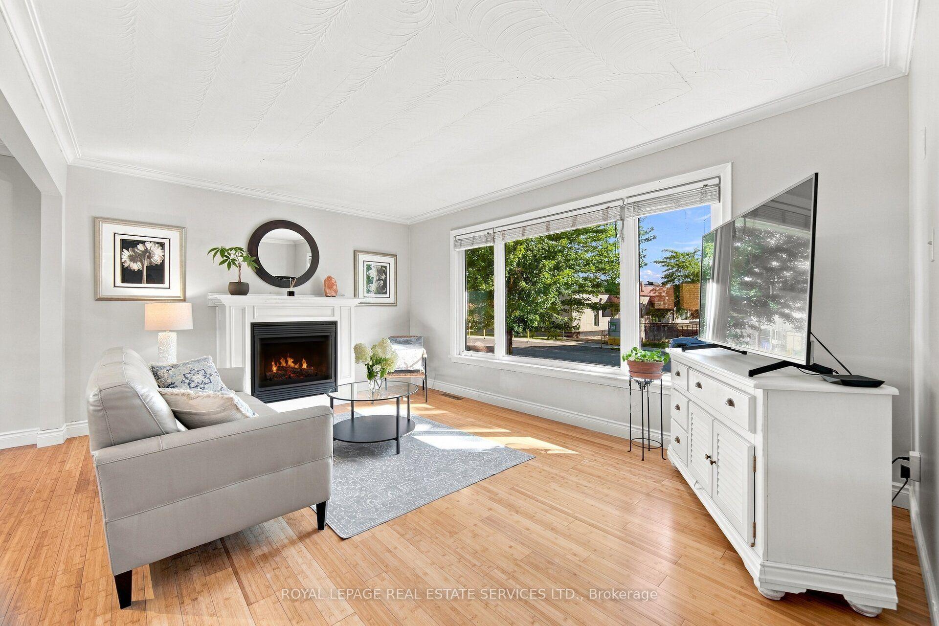 Photo 8 of 15 Velma Drive, Etobicoke, Stonegate-Queensway — HOMEH