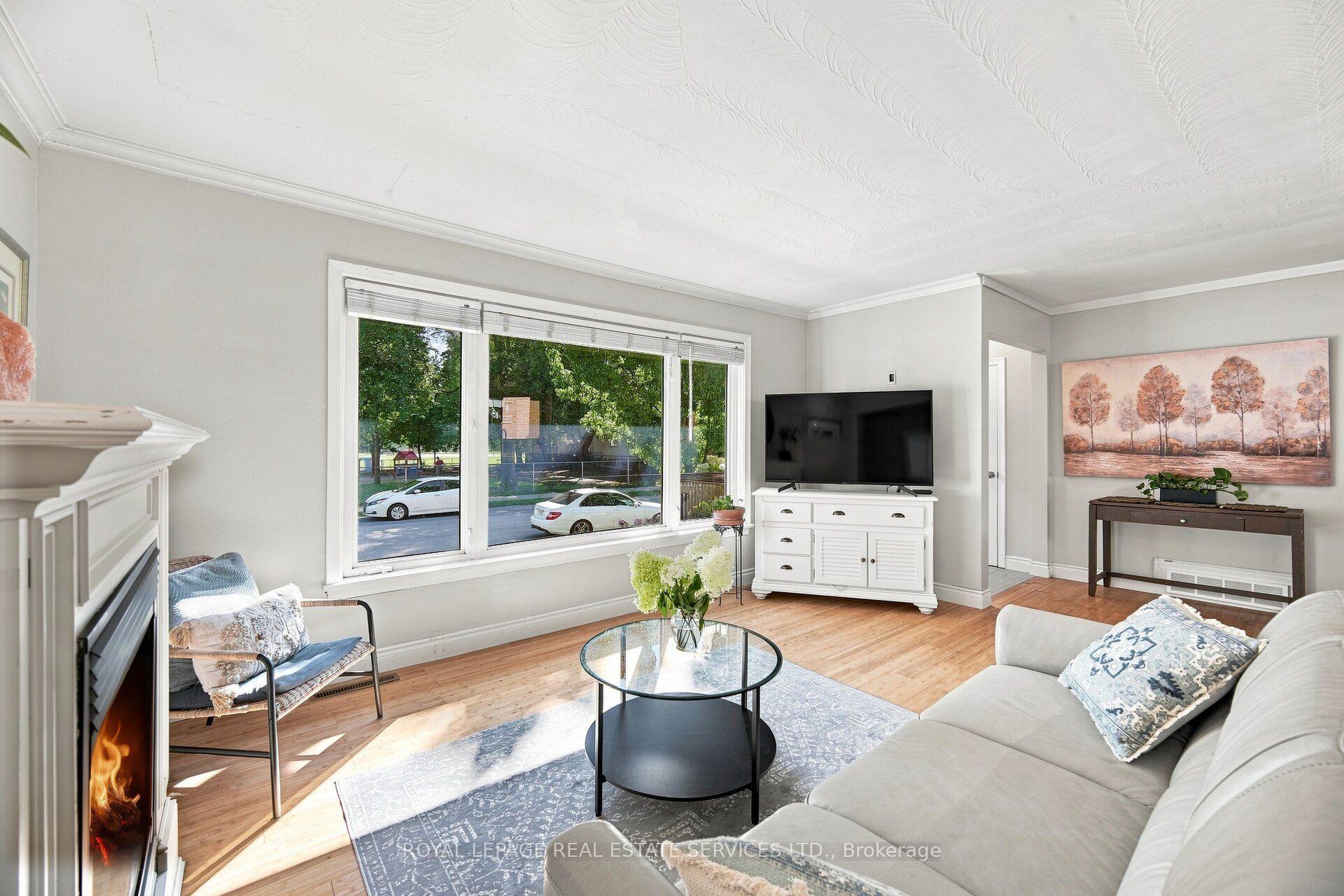 Photo 9 of 15 Velma Drive, Etobicoke, Stonegate-Queensway — HOMEH