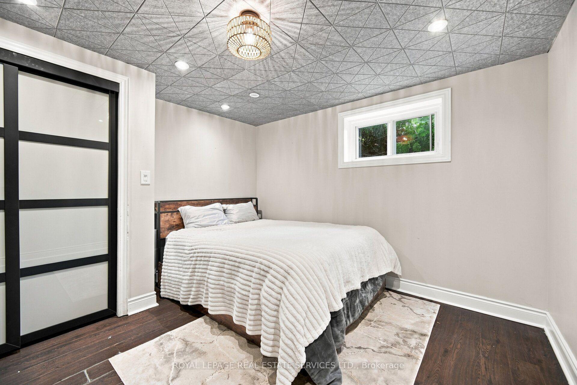 Photo 34 of 15 Velma Drive, Etobicoke, Stonegate-Queensway — HOMEH