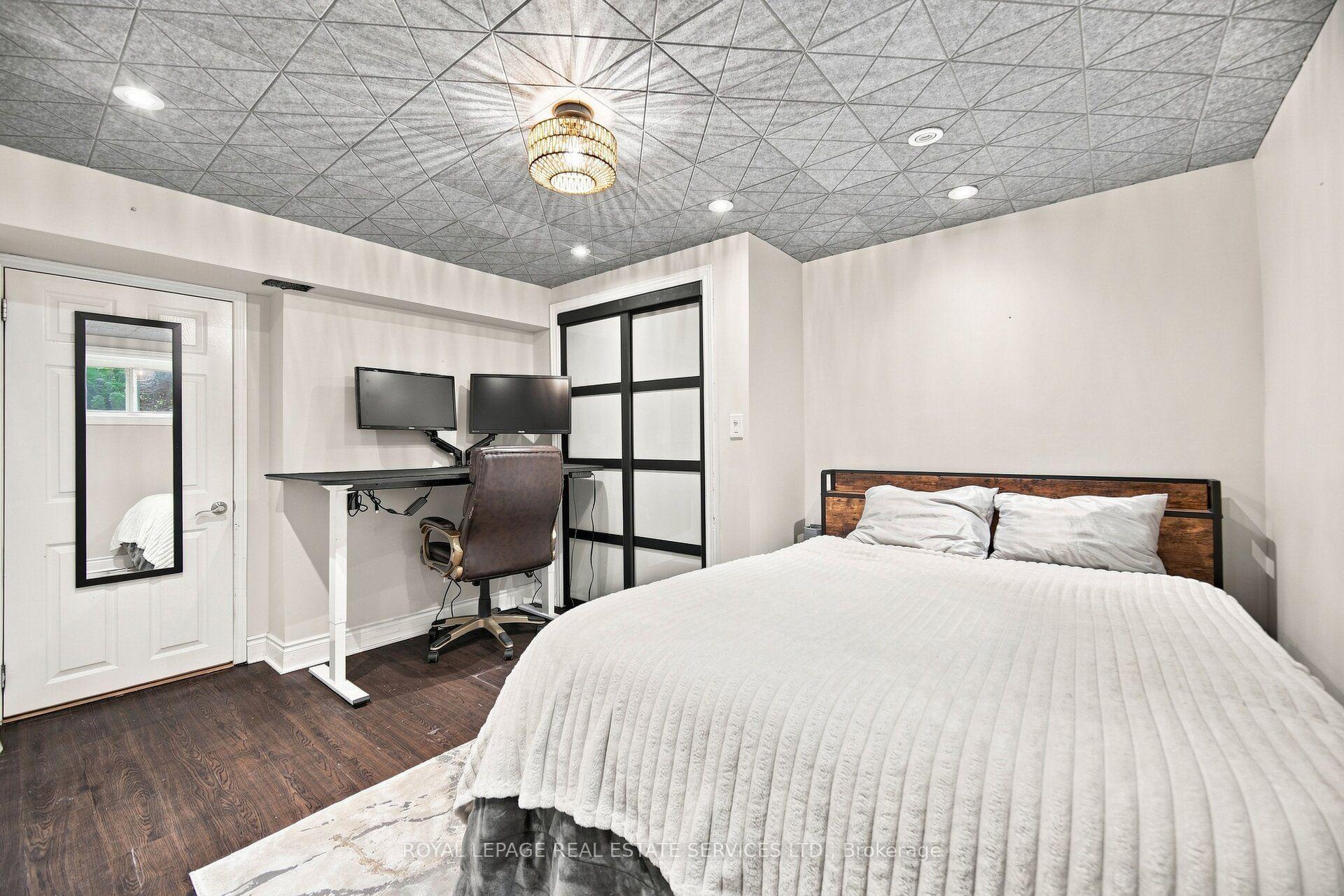 Photo 35 of 15 Velma Drive, Etobicoke, Stonegate-Queensway — HOMEH