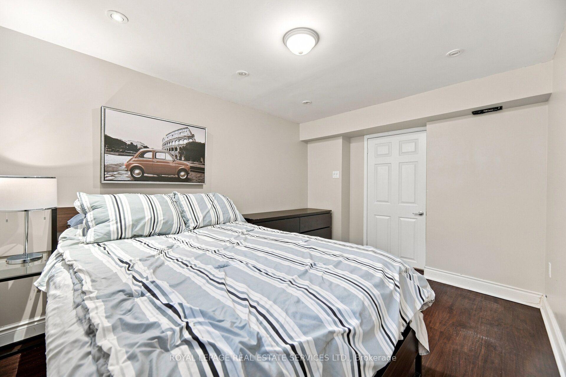Photo 37 of 15 Velma Drive, Etobicoke, Stonegate-Queensway — HOMEH