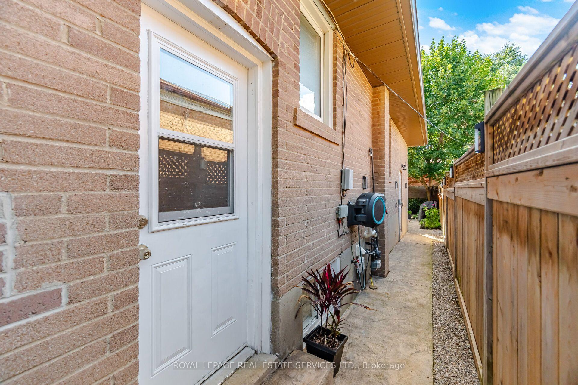 Photo 40 of 15 Velma Drive, Etobicoke, Stonegate-Queensway — HOMEH