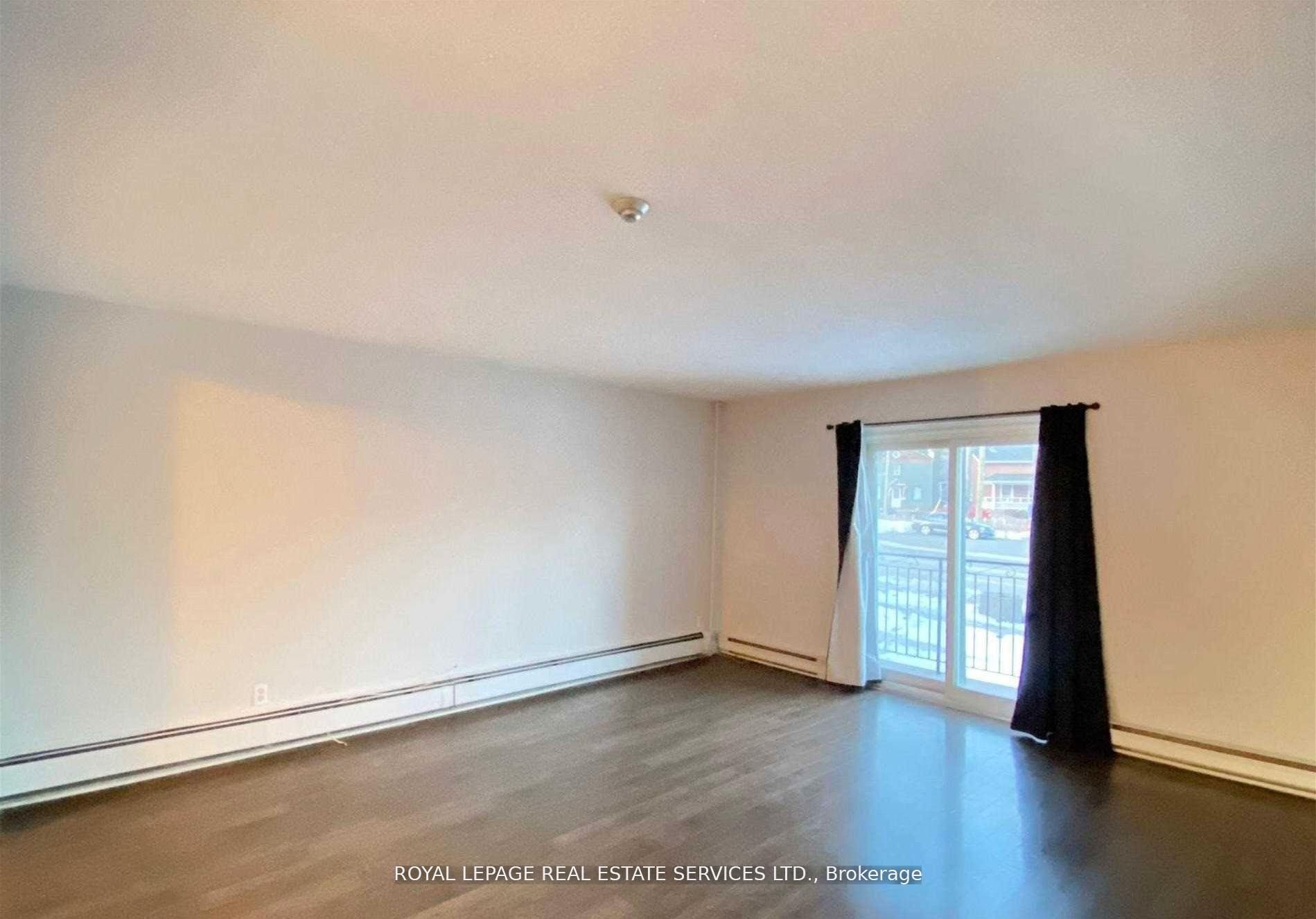 Photo 6 of Unit 4, 10 Main Street S, Halton Hills, Georgetown — HOMEH