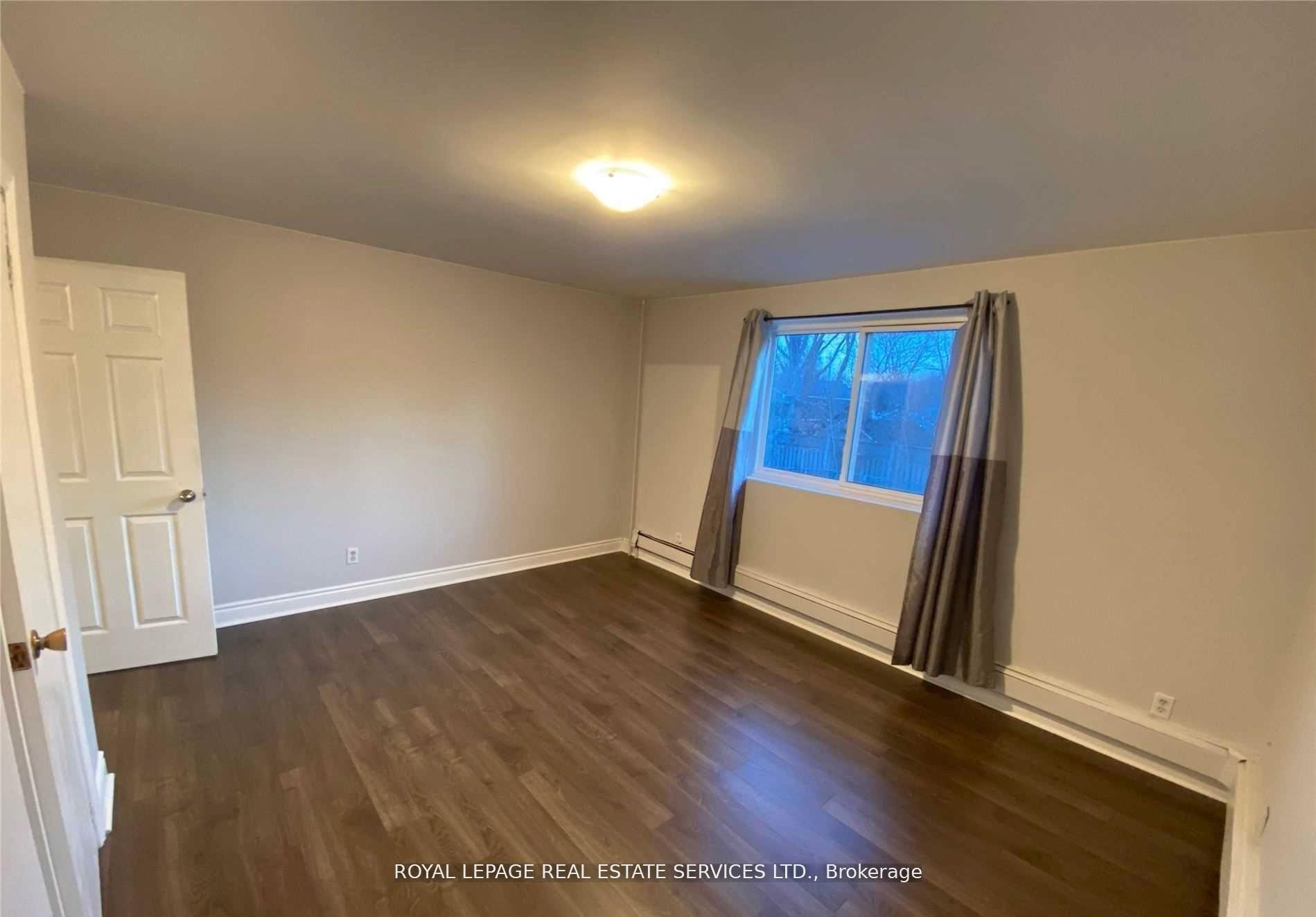 Photo 10 of Unit 4, 10 Main Street S, Halton Hills, Georgetown — HOMEH