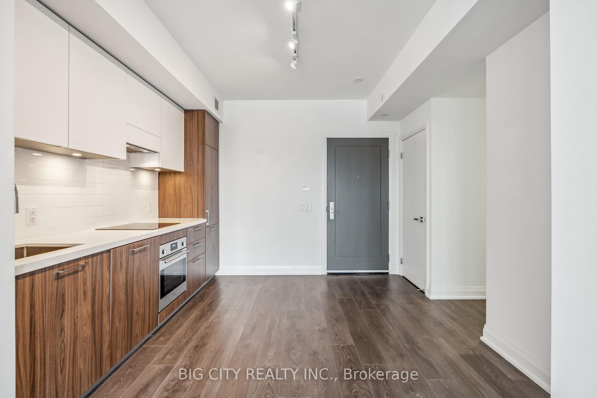 Photo 13 of Unit 905, 33 Frederick Todd Way, Toronto, Thorncliffe Park — HOMEH
