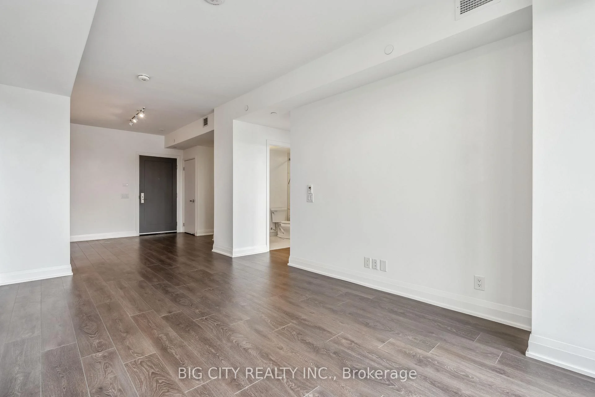 Photo 12 of Unit 905, 33 Frederick Todd Way, Toronto, Thorncliffe Park — HOMEH