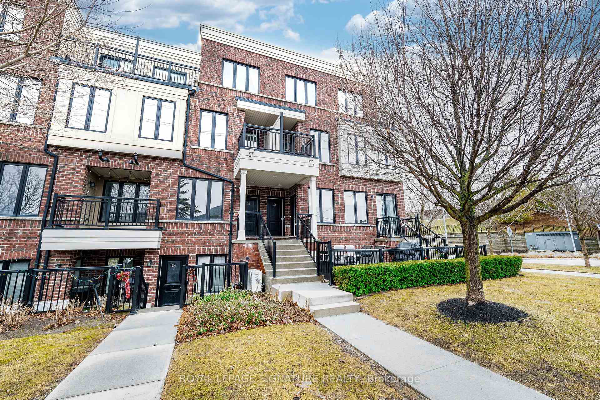 Photo 2 of Unit 27, 120 Twenty Fourth Street, Etobicoke, Long Branch — HOMEH