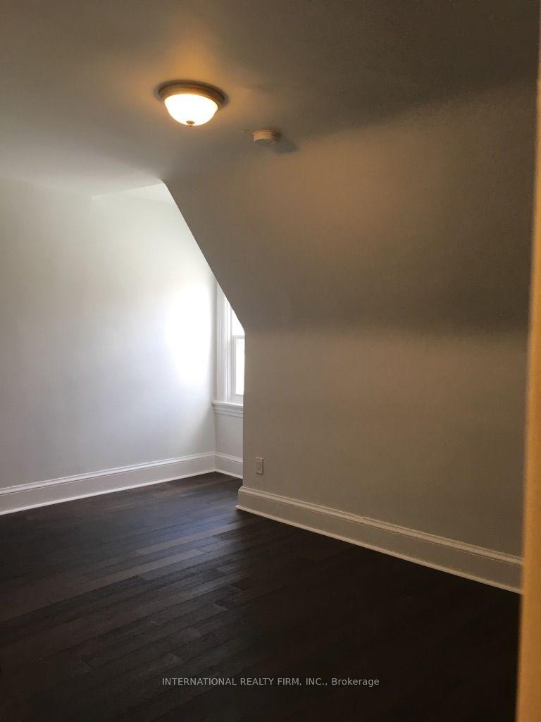 Photo 10 of Unit 2, 161 Montrose Avenue, Toronto, Trinity-Bellwoods — HOMEH