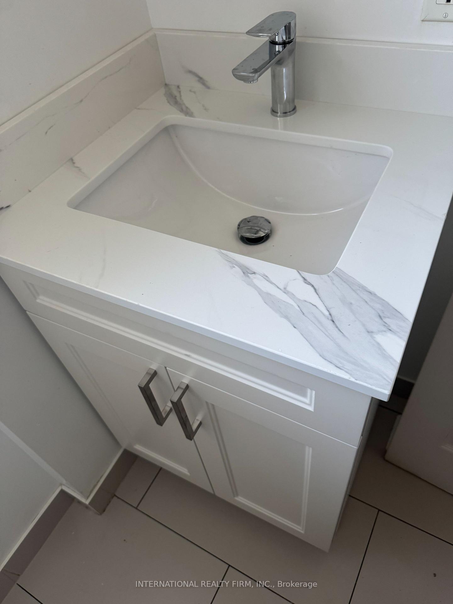 Photo 15 of Unit 2, 161 Montrose Avenue, Toronto, Trinity-Bellwoods — HOMEH