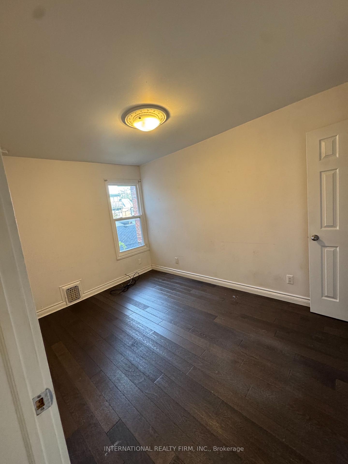 Photo 20 of Unit 2, 161 Montrose Avenue, Toronto, Trinity-Bellwoods — HOMEH