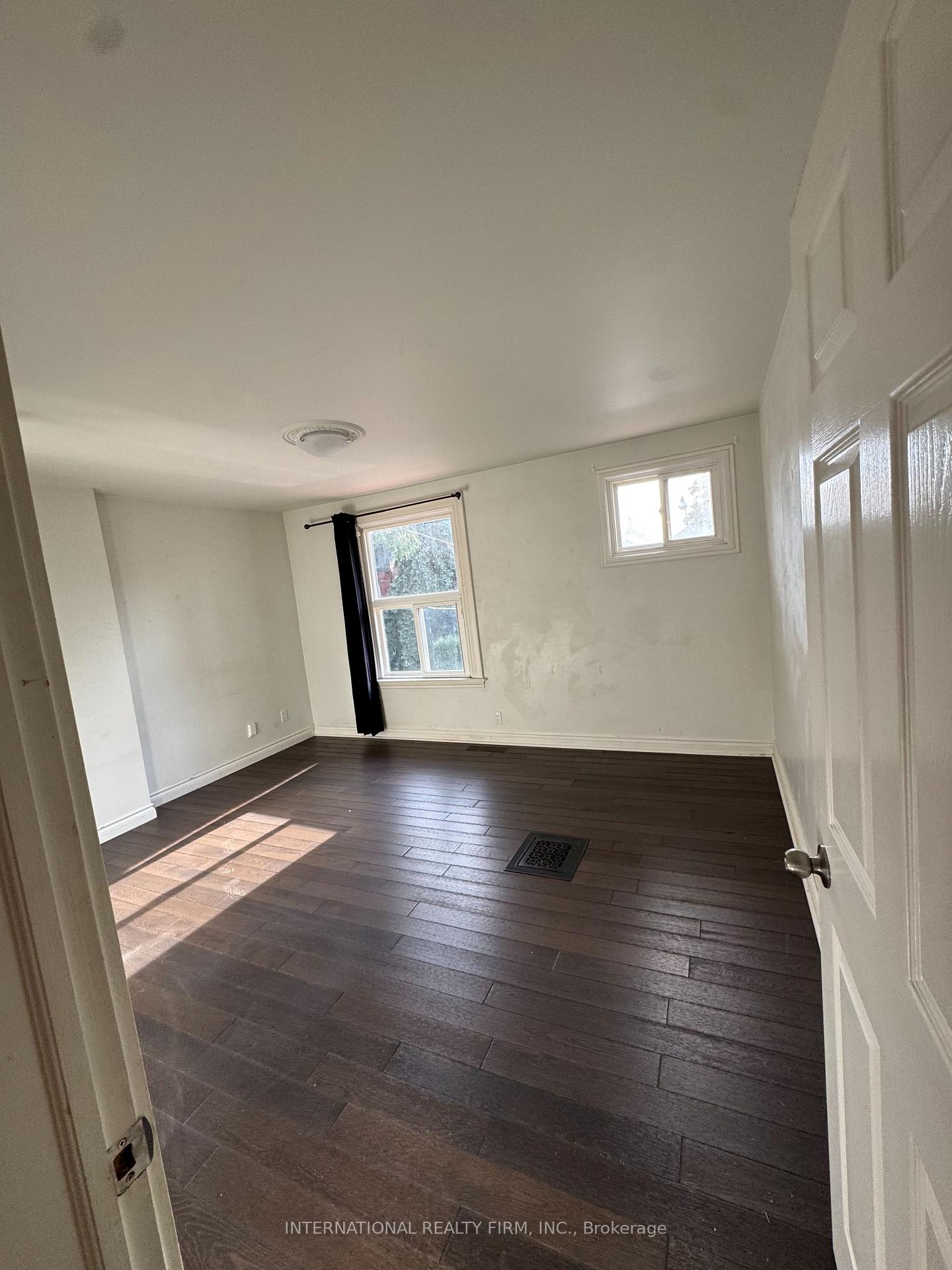 Photo 21 of Unit 2, 161 Montrose Avenue, Toronto, Trinity-Bellwoods — HOMEH