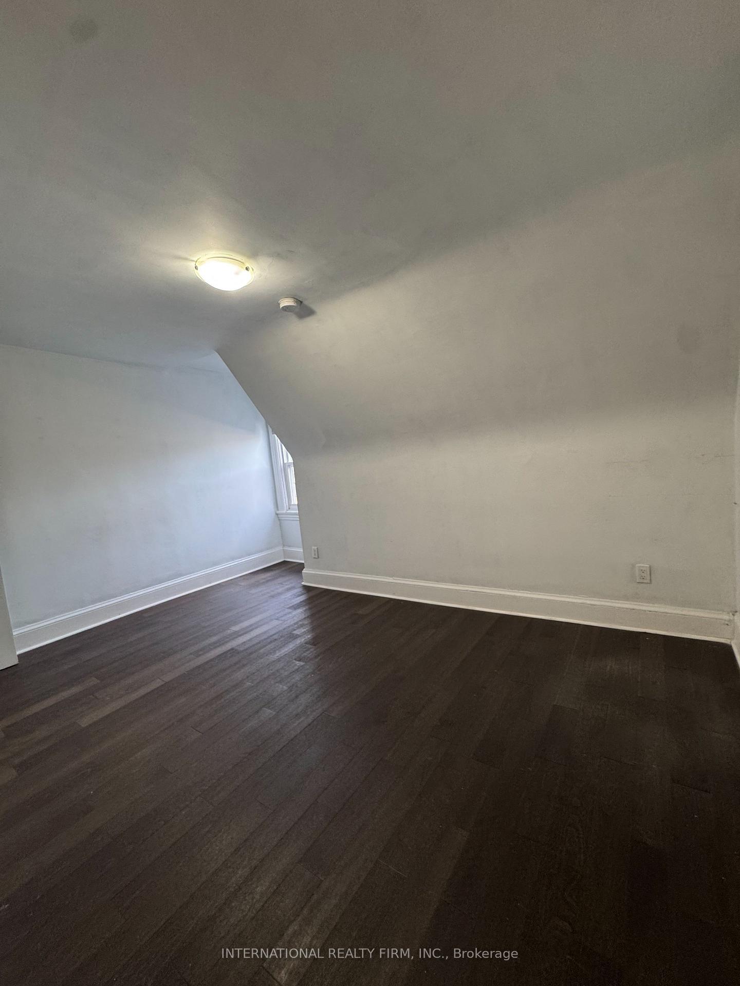 Photo 23 of Unit 2, 161 Montrose Avenue, Toronto, Trinity-Bellwoods — HOMEH