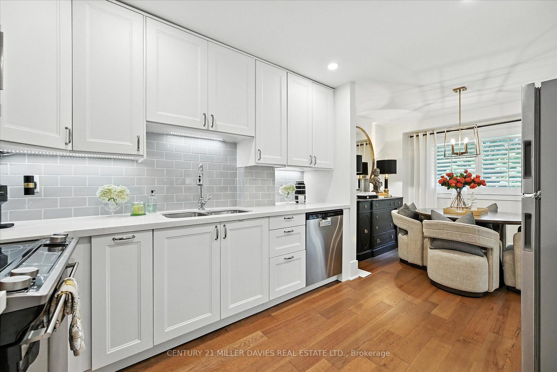 Photo 10 of Unit 3, 445 Woodview Road, Burlington, Roseland — HOMEH