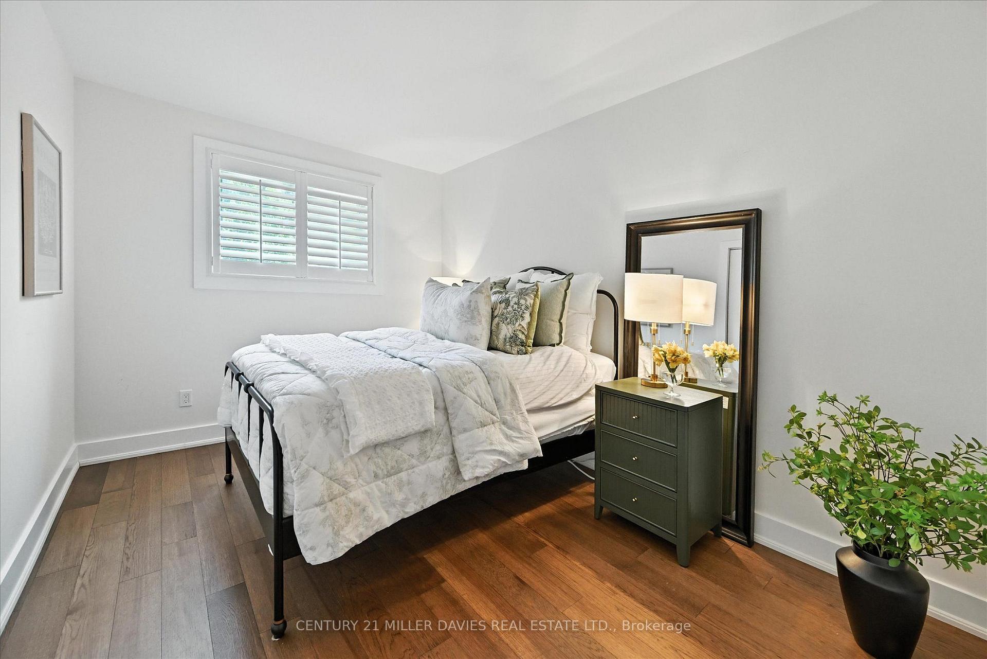 Photo 15 of Unit 3, 445 Woodview Road, Burlington, Roseland — HOMEH