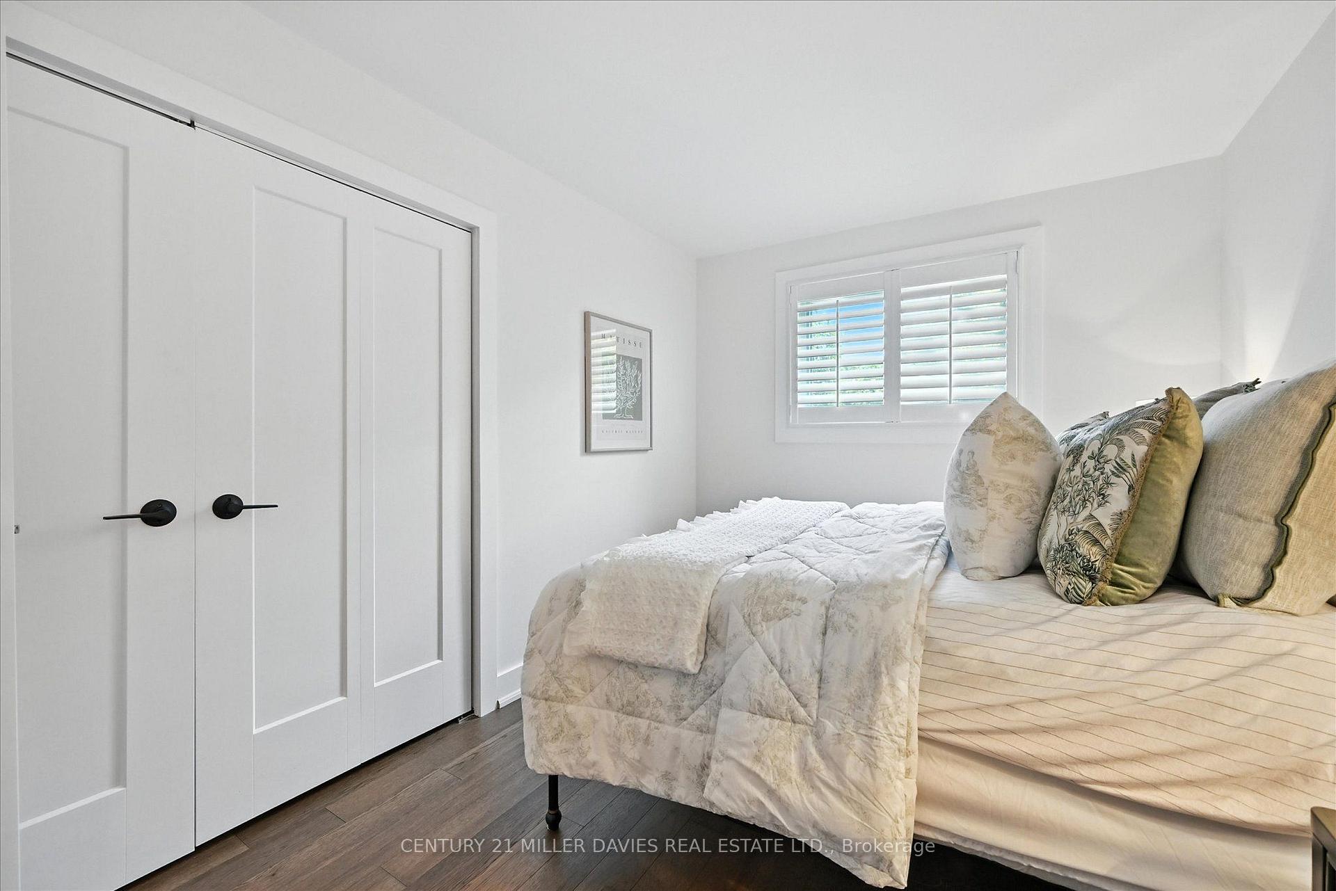 Photo 16 of Unit 3, 445 Woodview Road, Burlington, Roseland — HOMEH