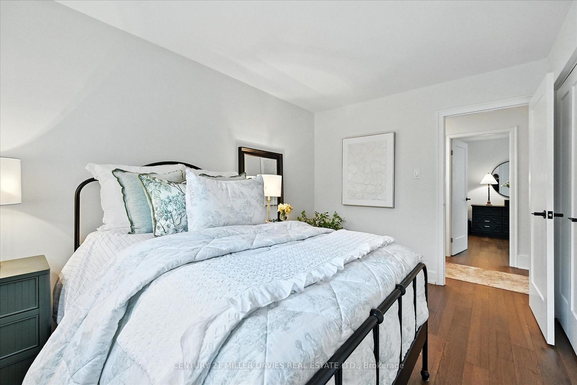 Photo 17 of Unit 3, 445 Woodview Road, Burlington, Roseland — HOMEH