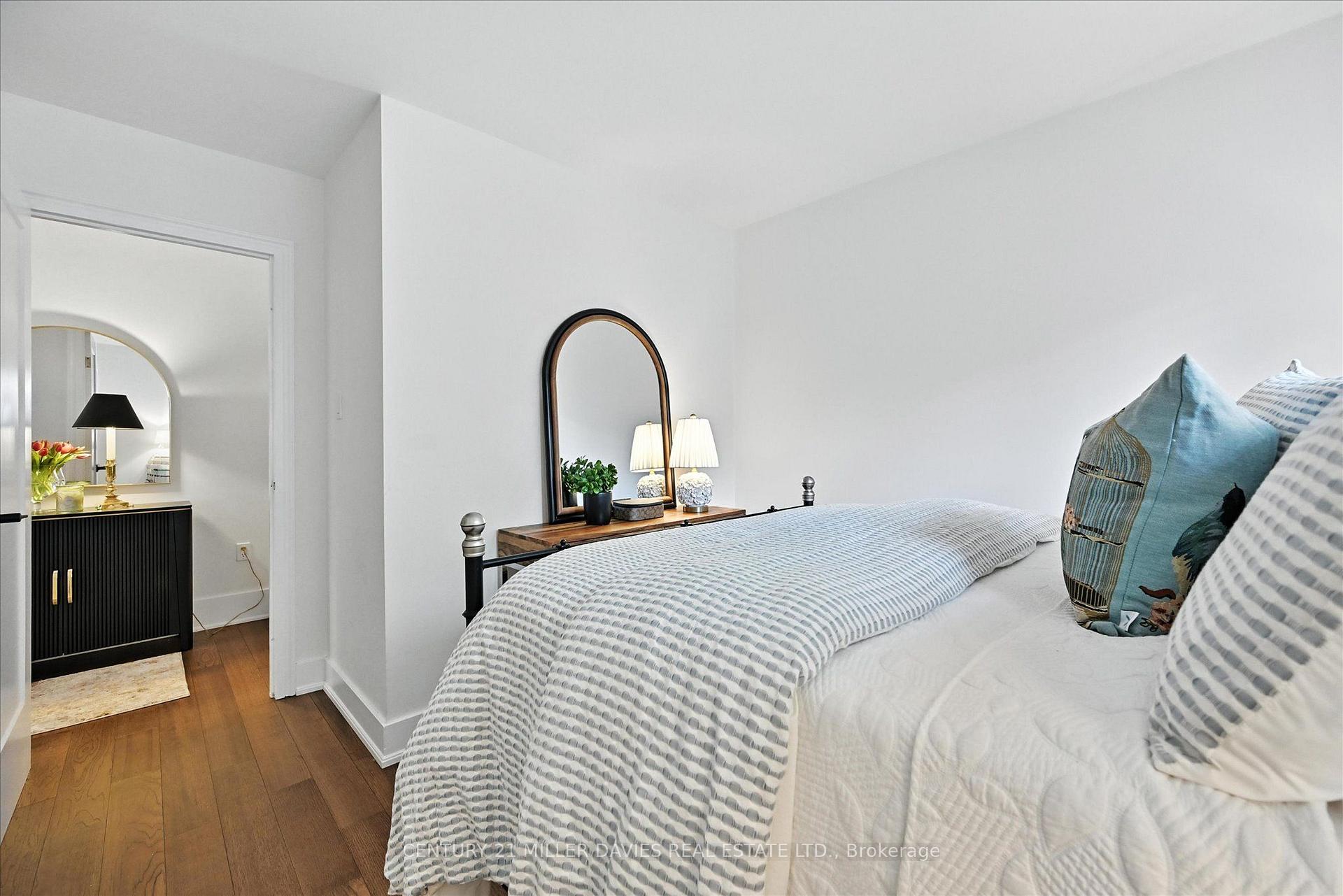 Photo 22 of Unit 3, 445 Woodview Road, Burlington, Roseland — HOMEH